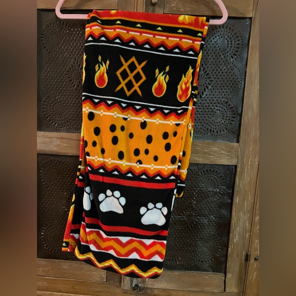 Vibrant Black and Orange Patterned Cheetos pajama pants size xlarge - Picture 1 of 4